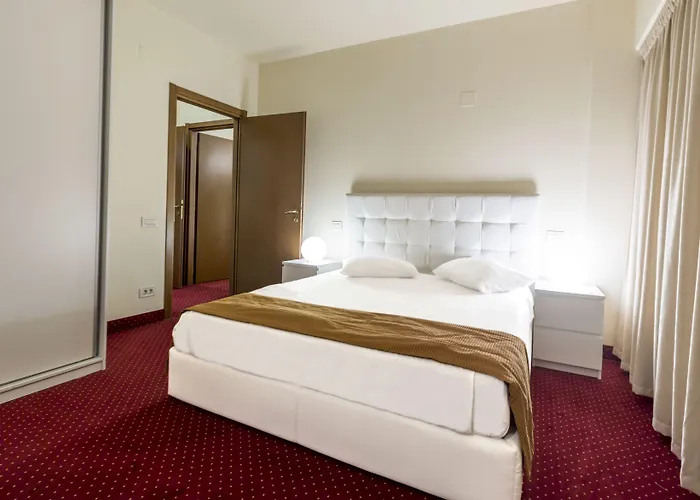 Hotel Orhideea & Bucharest