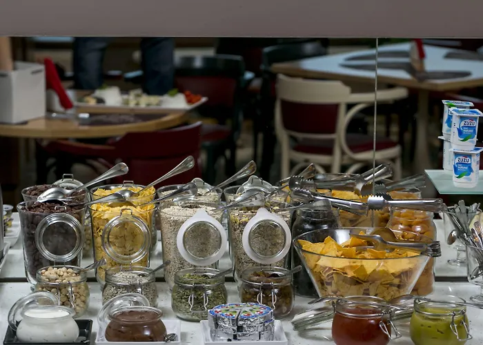 Ξενοδοχείο Orhideea & 4*